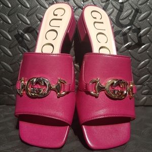 Gucci Zumi Fuchsia leather slide sandal 602415C9D005426 "gucci size" 35/US 5